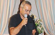 pastore oreste microfono