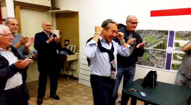 toscani sindaco villa esulta