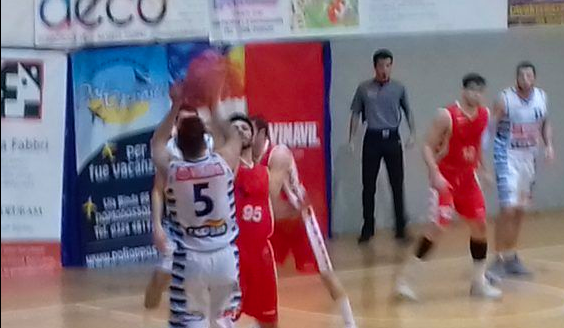 vinavil tiro sfuocata