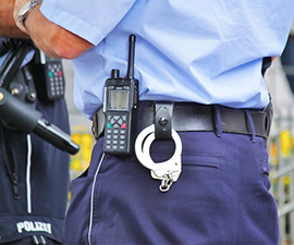 corta manette polizia svizzera