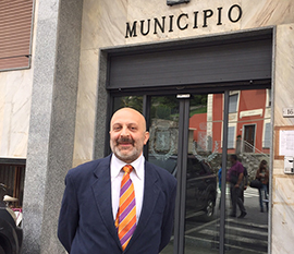 corta ferroni municipio cravatta