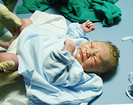 corta ospedale punto nascite bambino